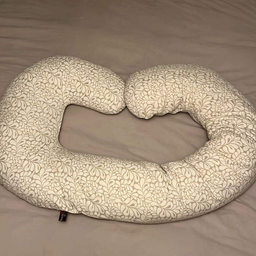 Leachco snoogle total body pregnancy support pillow “c” shape